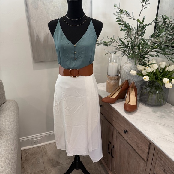 The Limited Asymmetrical White Midi Skirt - Picture 9 of 9
